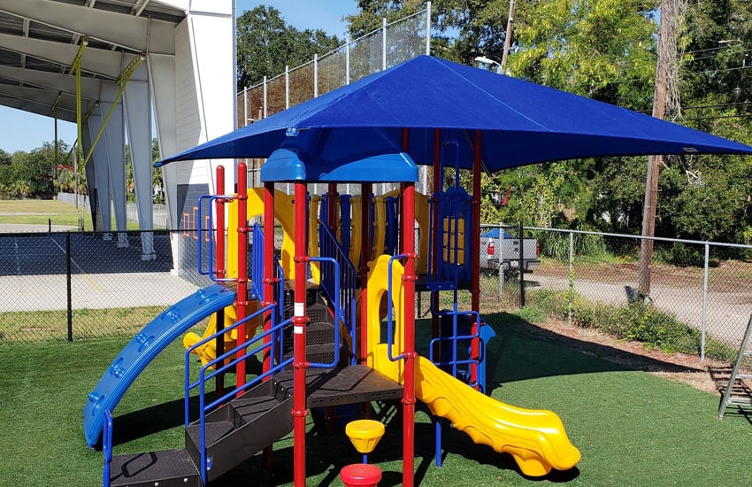 Cantilever Umbrella Commercial Shade Structure